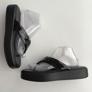 M. Gemi NWOB The Rosella Platform Black Patent Flip Flop Thong Sandal EU 40 US 9